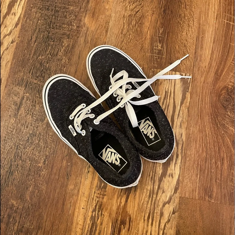 Vans | Authentic Classic Low Top Sneakers